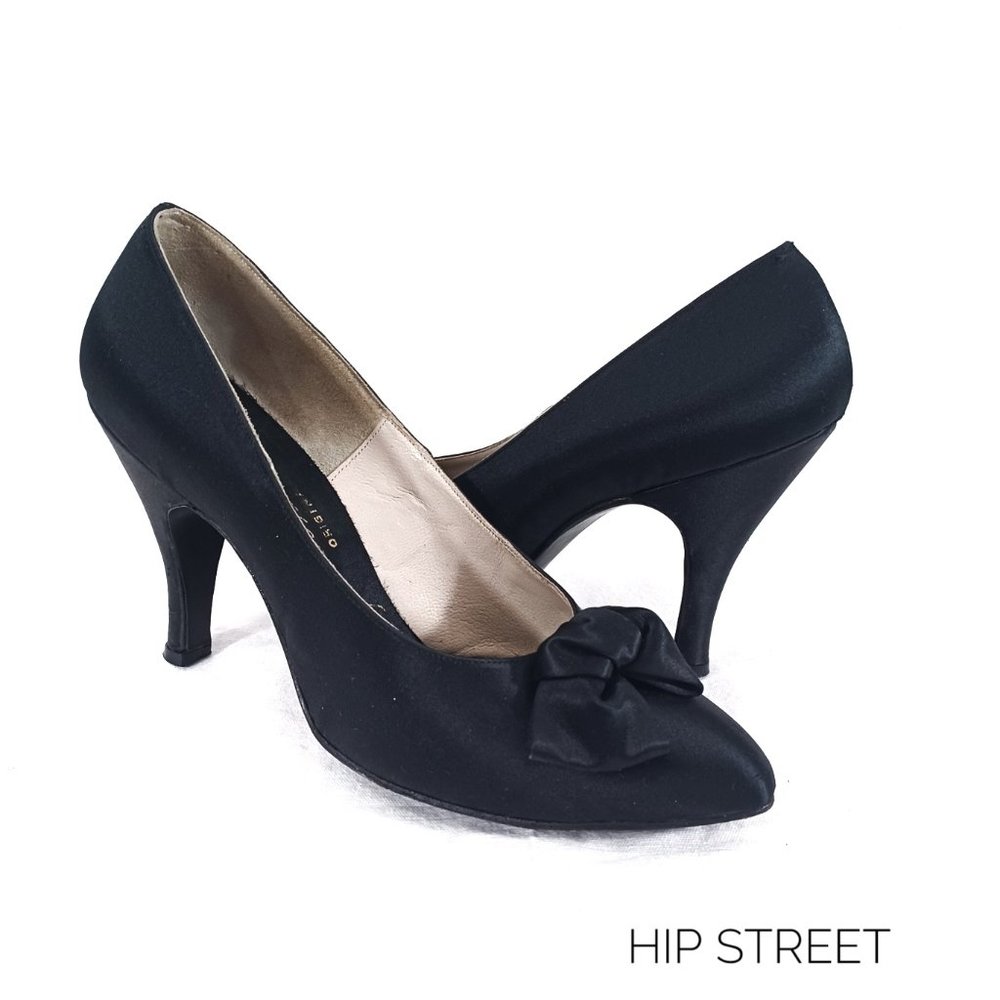 CHANDLERS FRENCH ROOM VINTAGE Satin Bow Pin Up Bombshell Pumps Heels 7 1/2